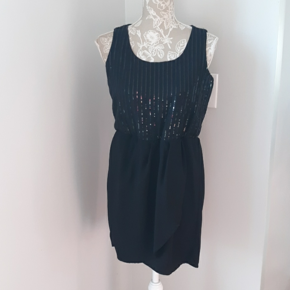 𝅺Little Black Dress
